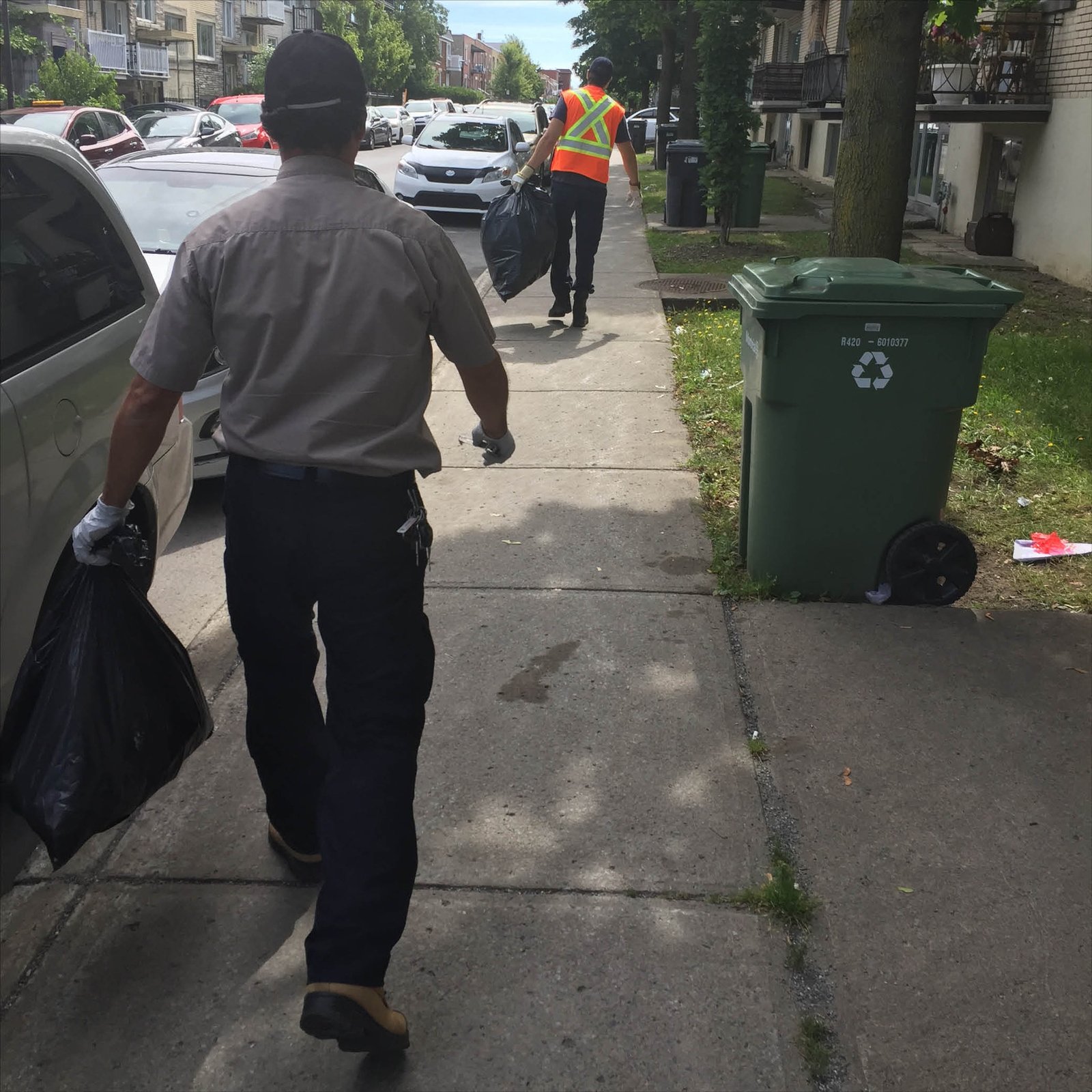 Park-Ex cracks down on owners with accumulating garbage | Parc ...